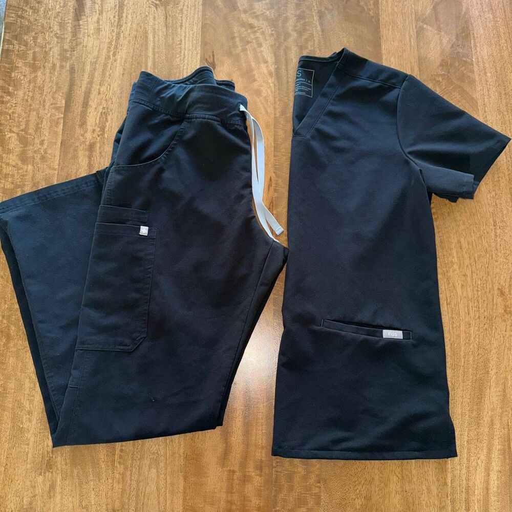 FIGS Black Scrub Set Medium Casma Top + Kade Cargo Pants Women